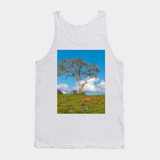 Single tree in Vinales Valley, Cuba Tank Top